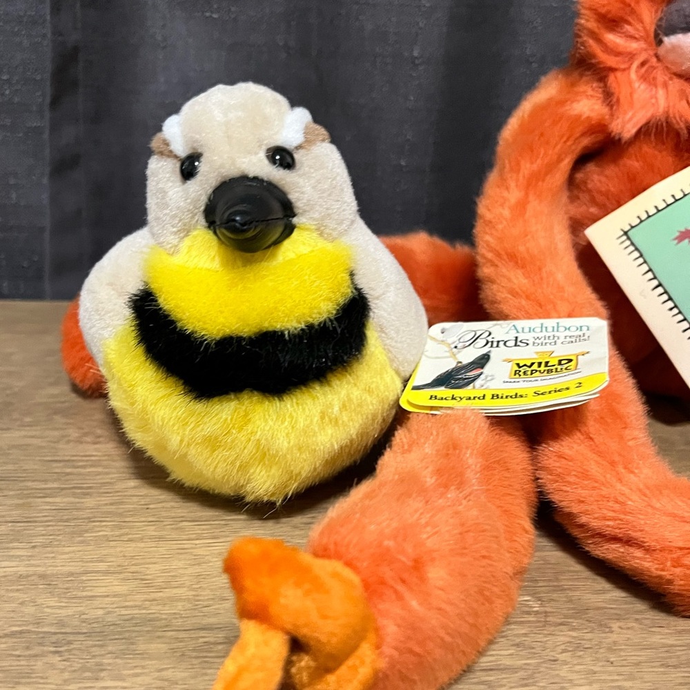 Wild Republic Bayani banded leaf monkey and western meadowlark. - Picture 3 of 16